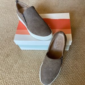 NATURALIZER “SOUL” SHOES  Size: 9 M